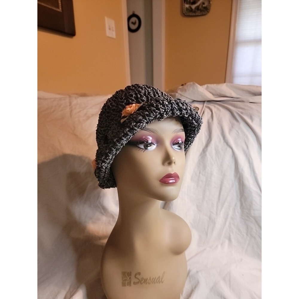 Vintage Crochet Grey & Black Cloche Brim Bucket Hat With Rose Accents
